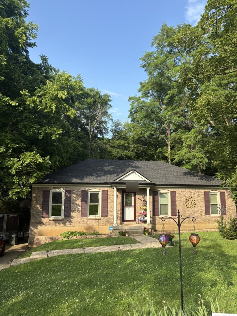 Completed roof replacement on Lantern Lite Parkway in Louisville, KY: GAF Timberline HDZ in Charcoal