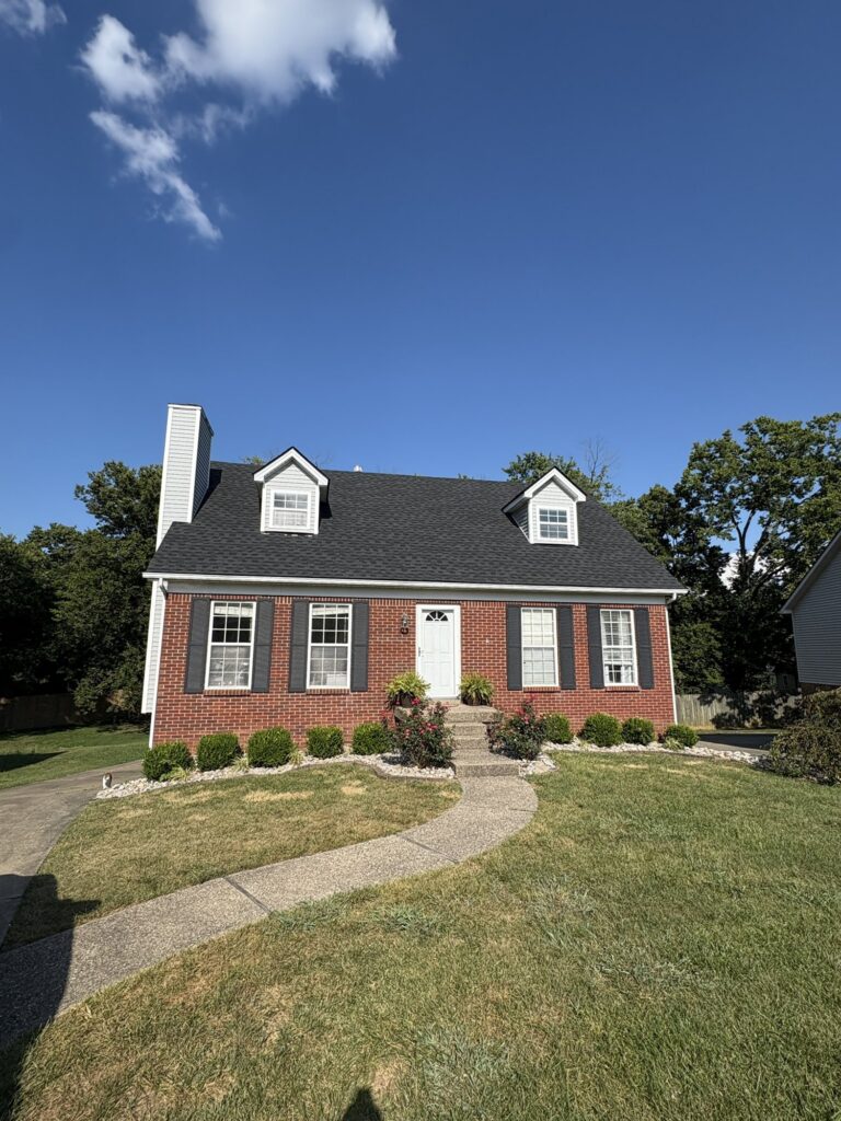 Completed roof replacement on Hawthorne Avenue in Shelbyville, KY: GAF Timberline HDZ in Charcoal