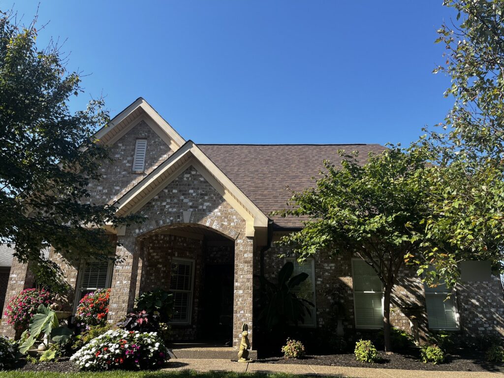 Completed roof replacement on Rivers Landing Drive in Louisville, KY: Owens Corning TruDefinition Duration in Teak